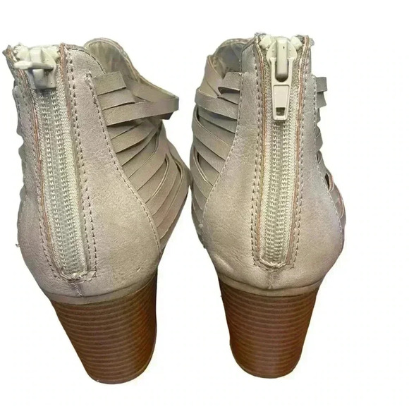 Rampage women’s strapy ankle boots with back zipper sz 8 in excellent condition - Picture 4 of 9